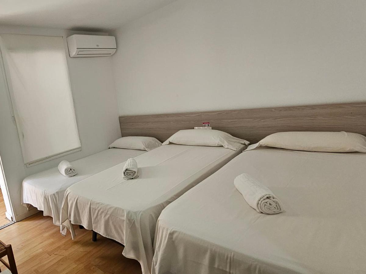 Hostal Montsant Salou Exterior photo