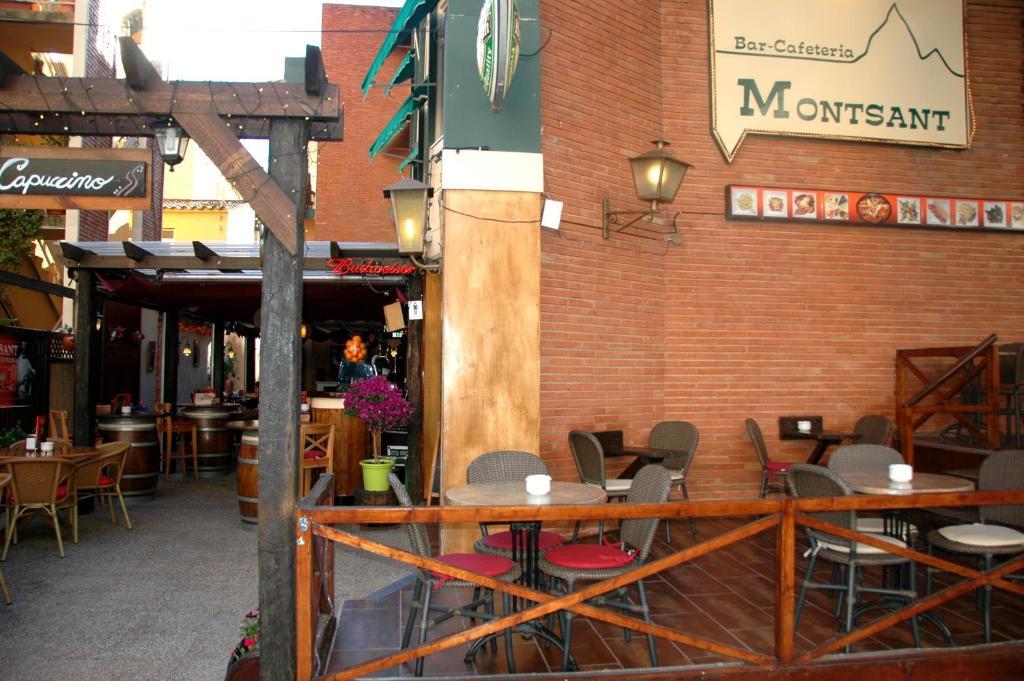 Hostal Montsant Salou Exterior photo