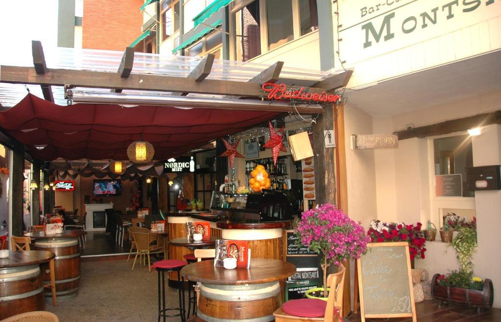 Hostal Montsant Salou Exterior photo