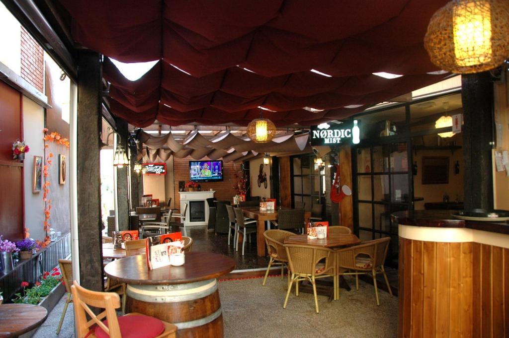Hostal Montsant Salou Exterior photo