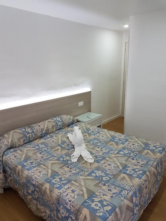 Hostal Montsant Salou Exterior photo