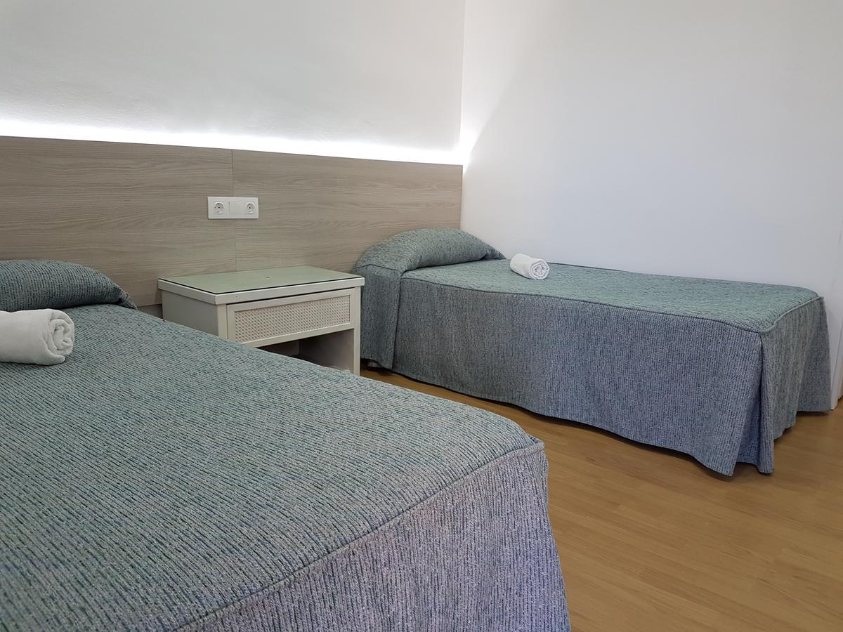 Hostal Montsant Salou Exterior photo