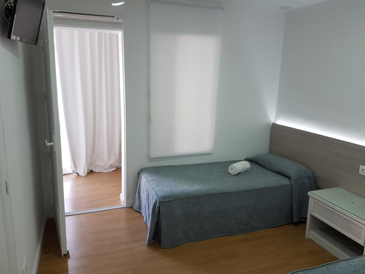 Hostal Montsant Salou Exterior photo
