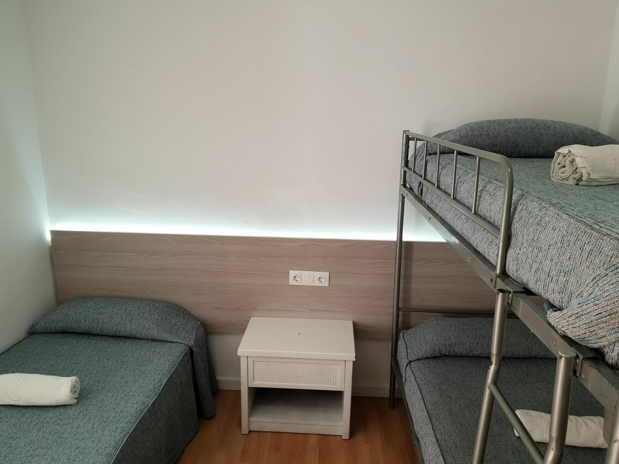 Hostal Montsant Salou Exterior photo